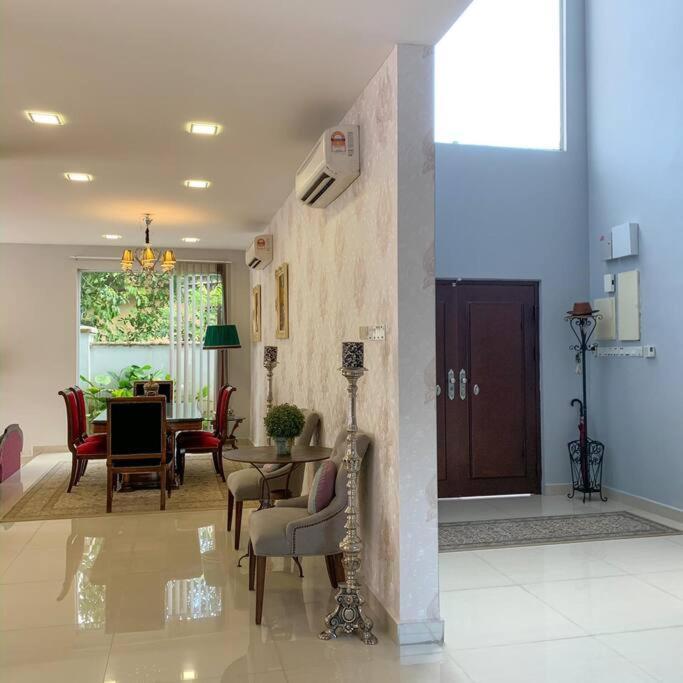 Holiday home Santai Homestay Jb