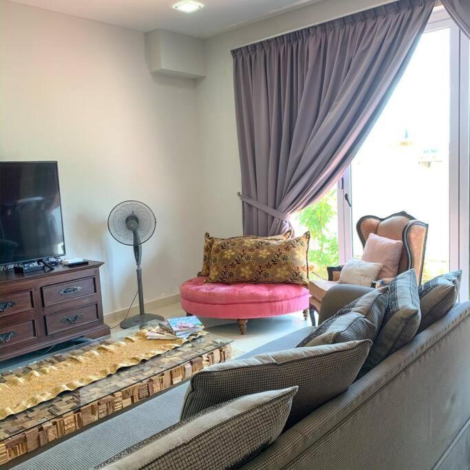 Holiday home Santai Homestay Jb *